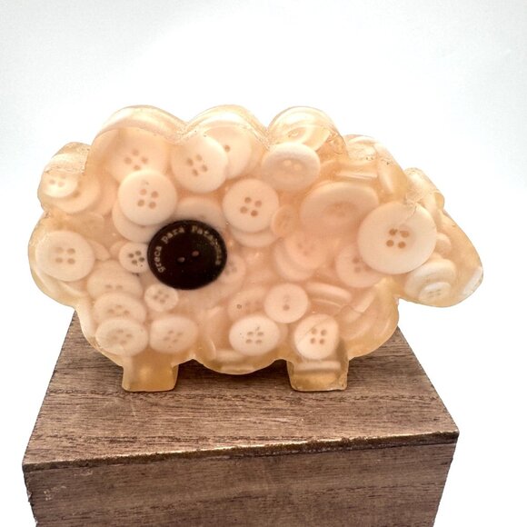 Sheep shaped lamb lucite resin with vintage buttons sewing room decor lover - Picture 5 of 12